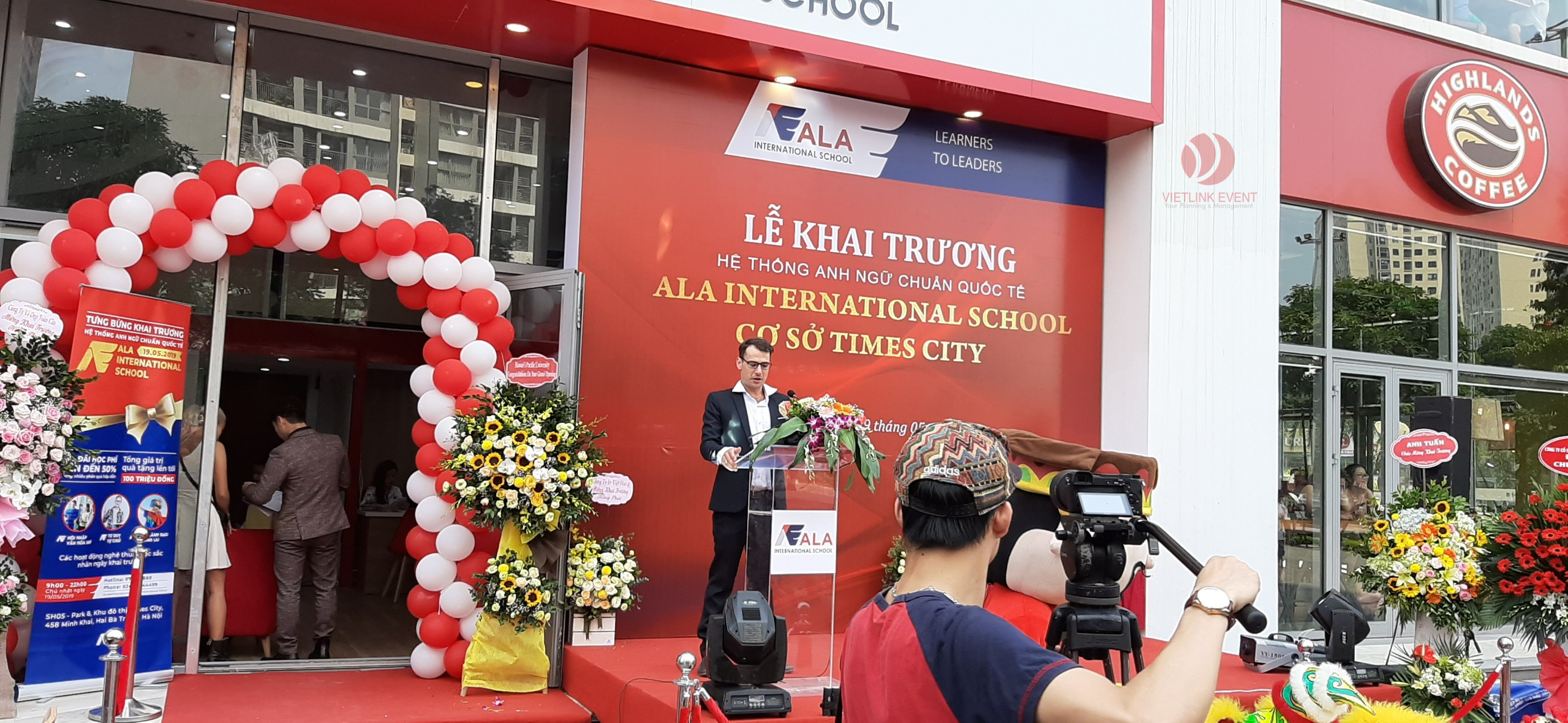Lắp đặt và cho thuê Backdrop phông bạt Hiflex