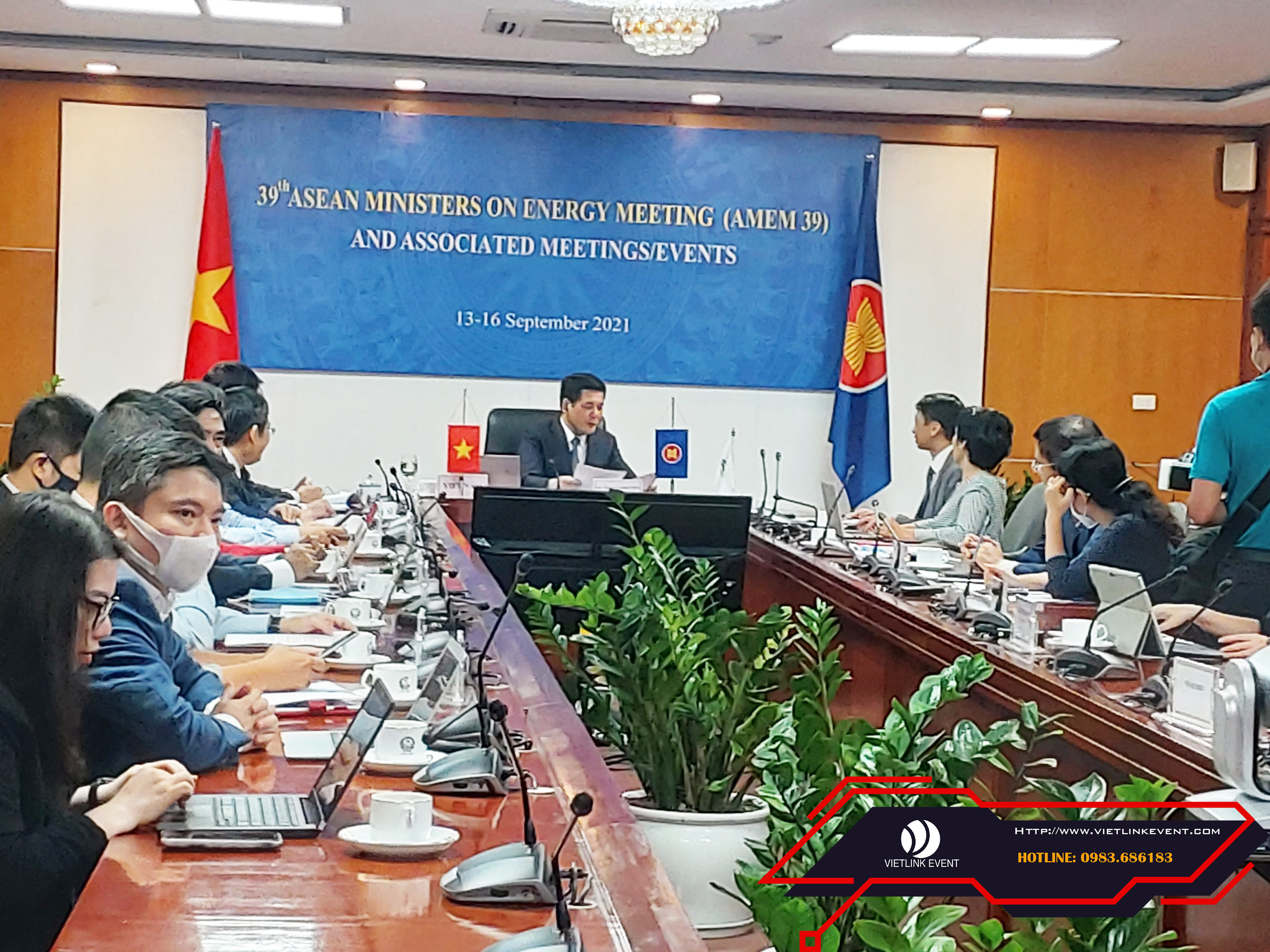 Cho thuê míc cổ ngỗng