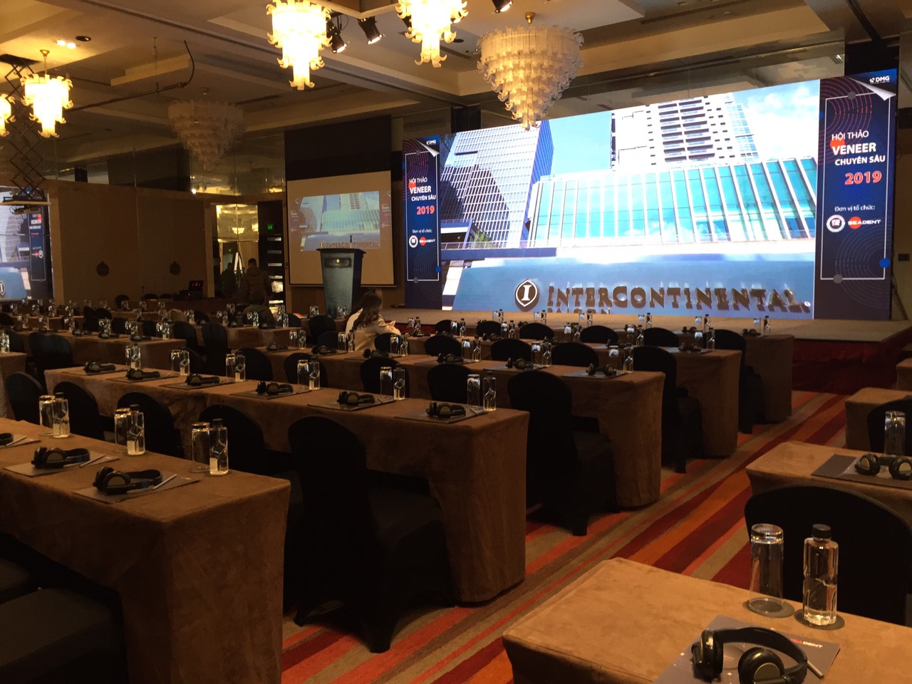 Cho thuê thiết bị dịch tại khách sạn Intercontineltal