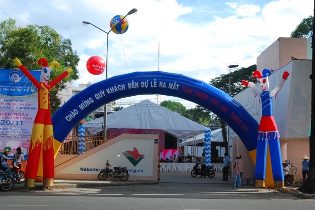 cho thuê cổng hơi rối hơi