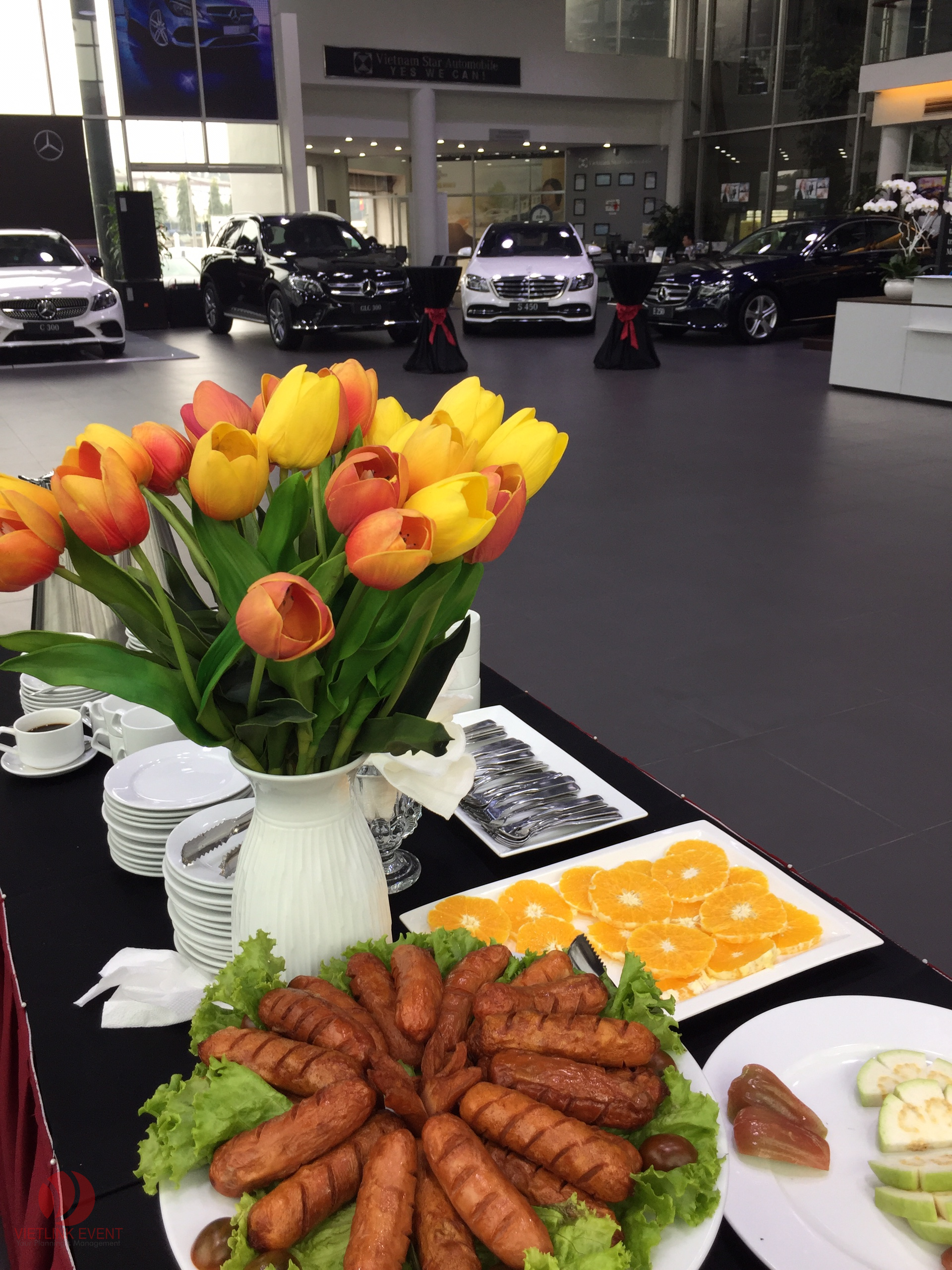 Tiệc TeaBreak tại Mercedes-Benz Vietnam Star Long Biên