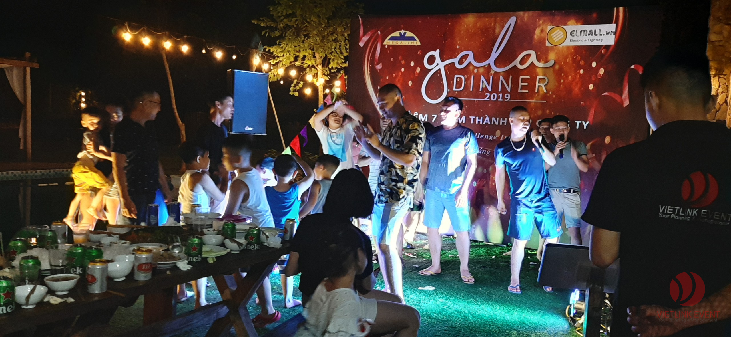 Tổ chức Gala Dinner - Kỷ Niệm 7 năm thành lập công ty Elmall