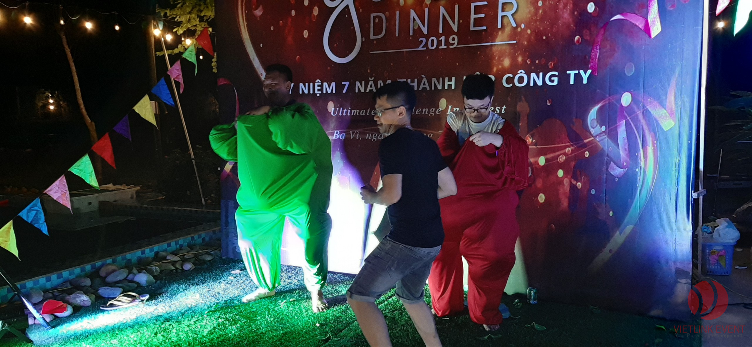 Tổ chức Gala Dinner - Kỷ Niệm 7 năm thành lập công ty Elmall