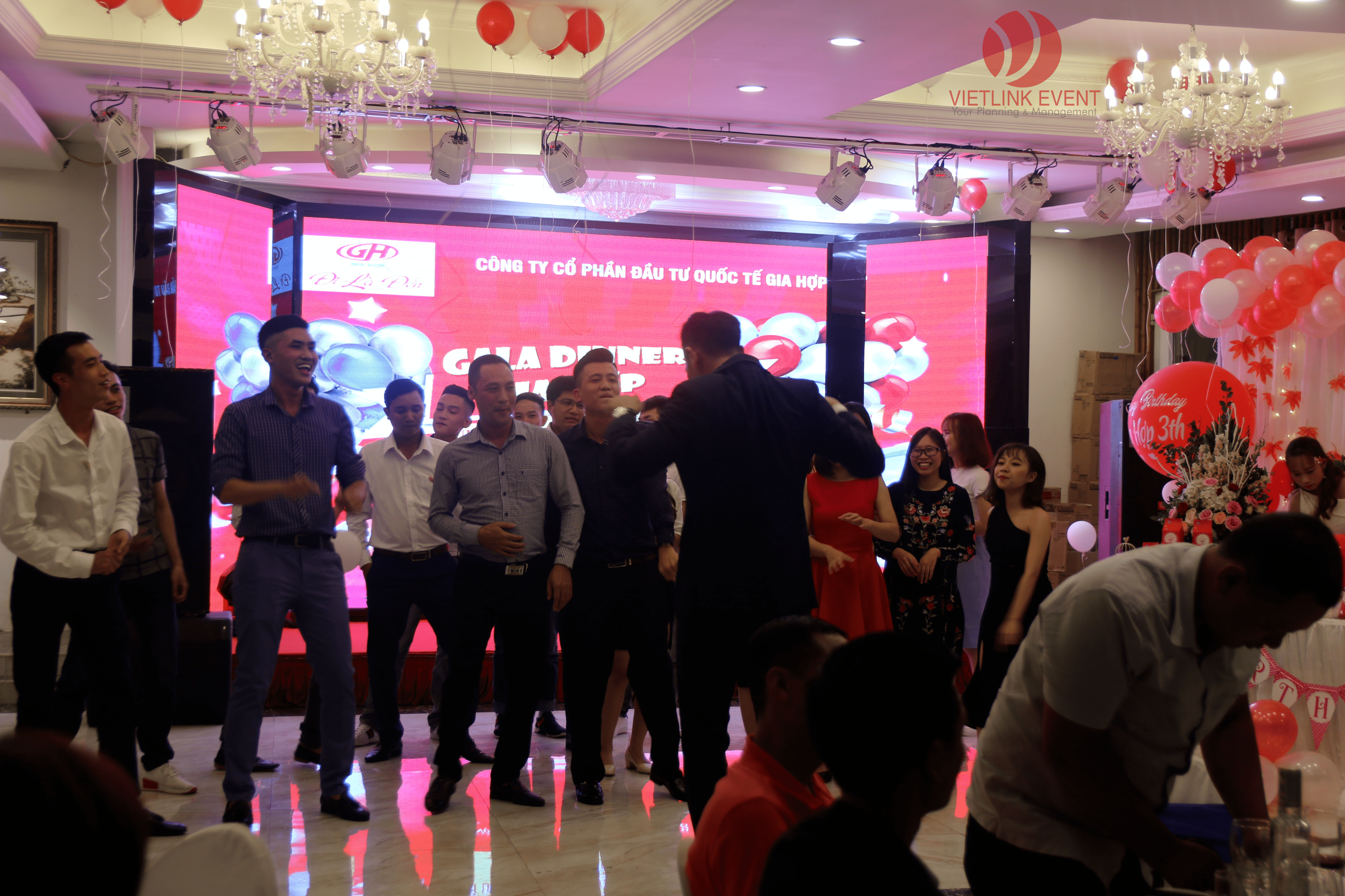Tổ chức Gala Dinner và sinh nhật cho công ty Gia Hợp