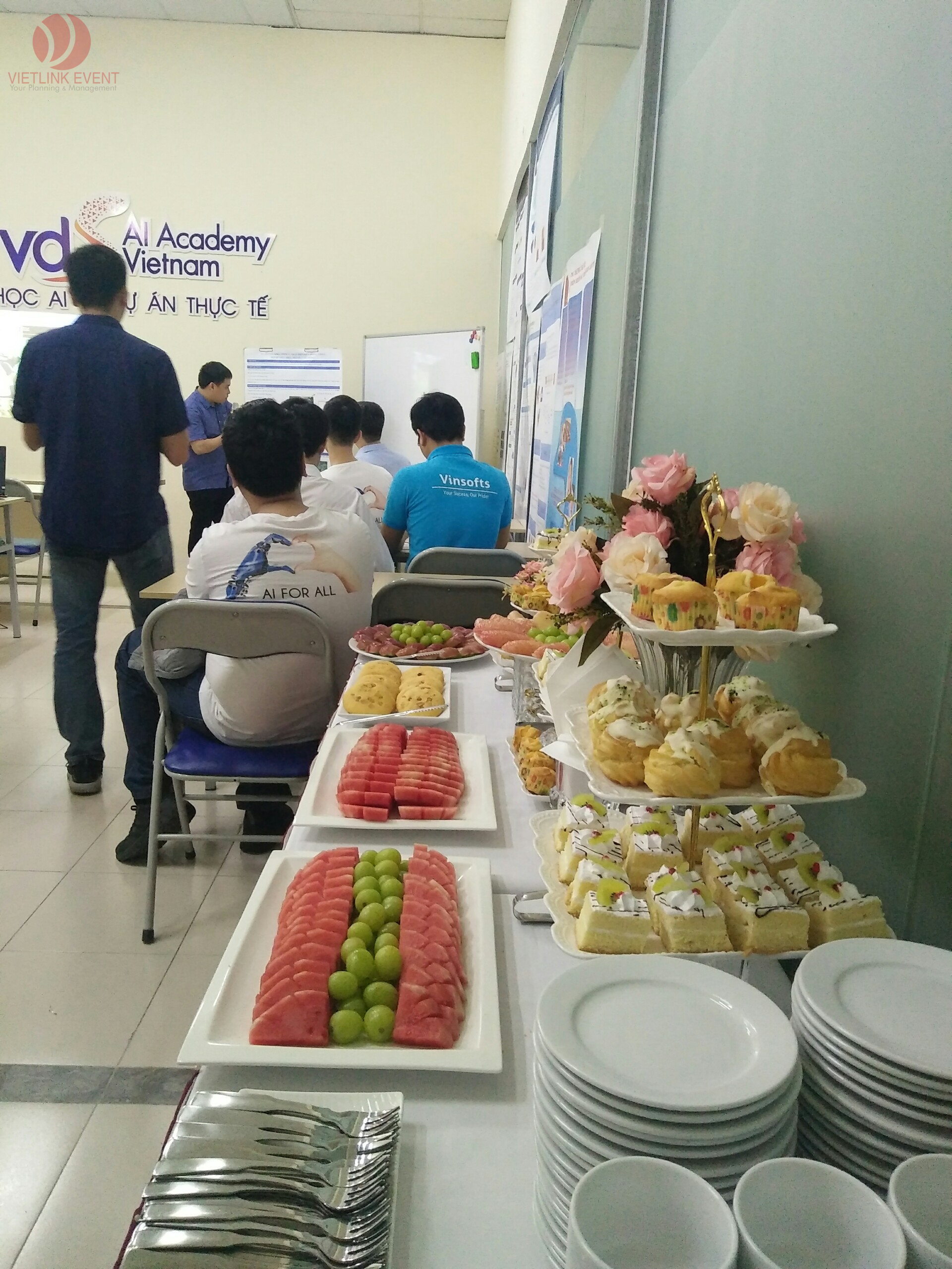 Tiệc Teabreak lớp học AI tại Viện trí tuệ nhân tạo