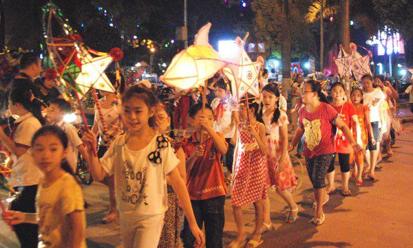 rước đèn ông sao tết trung thu