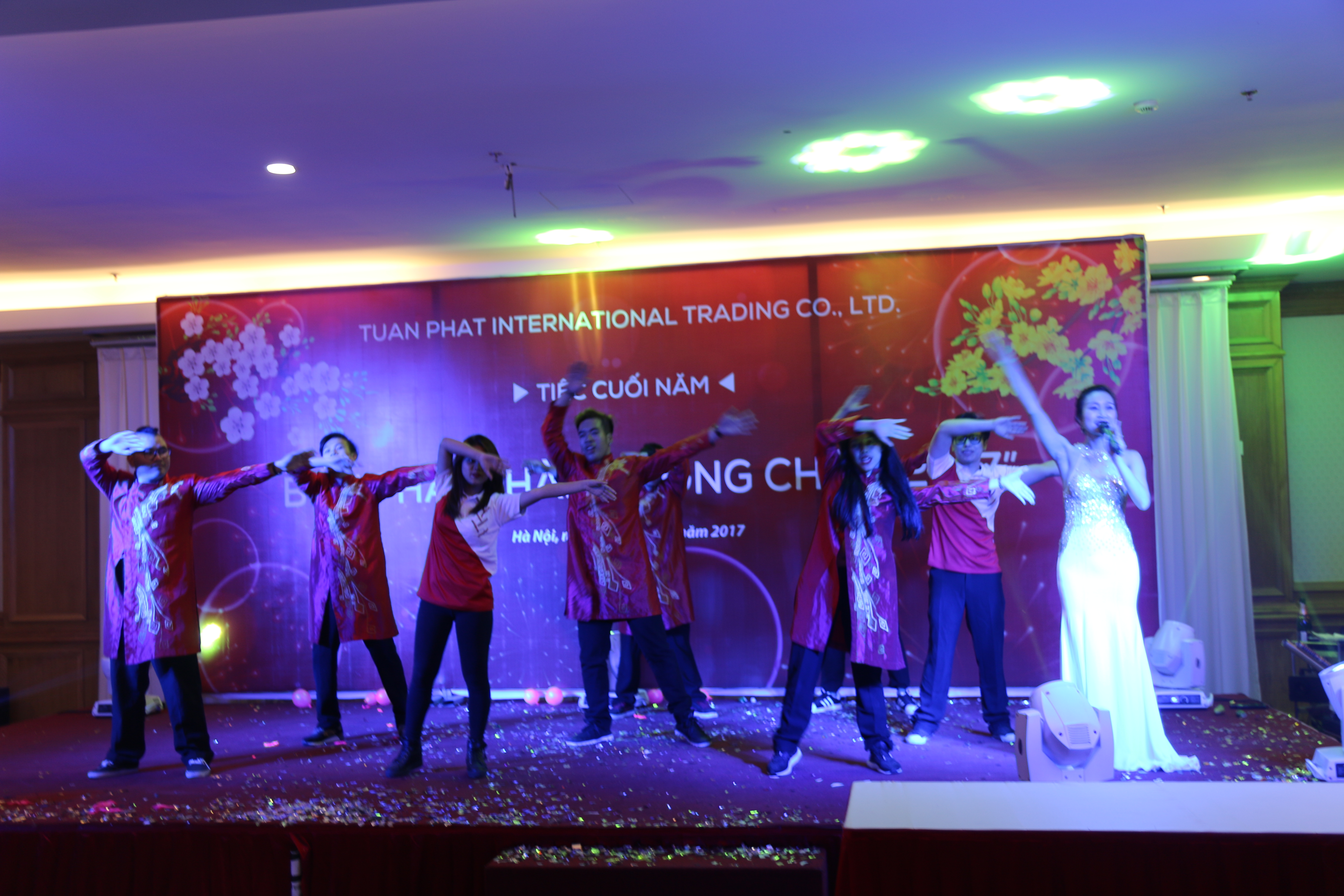tiệc cuối năm cho công ty