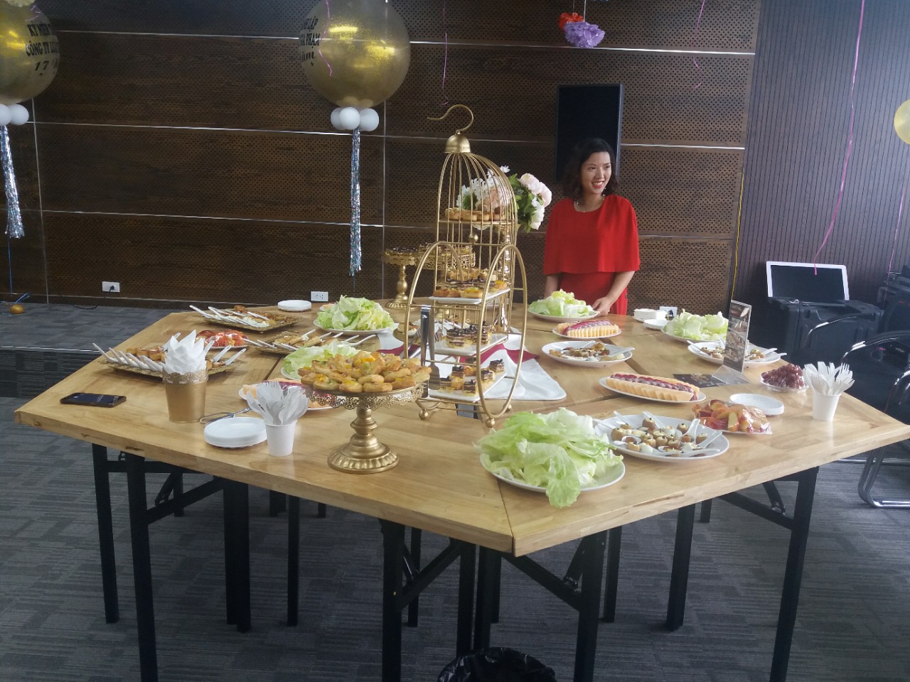 tiệc teabreak sinh nhật công ty