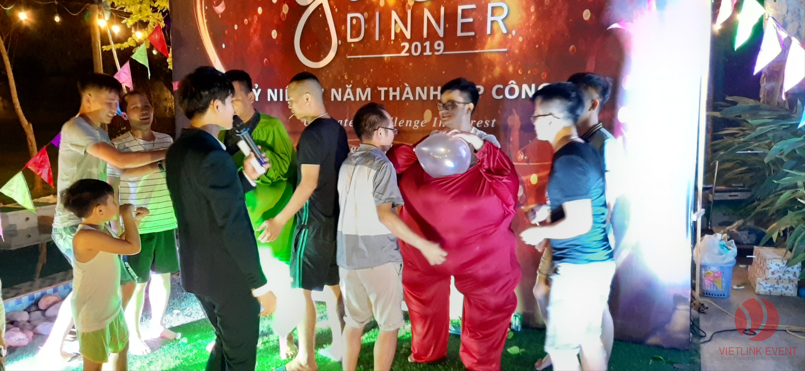 Tổ chức Gala Dinner - Kỷ Niệm 7 năm thành lập công ty Elmall