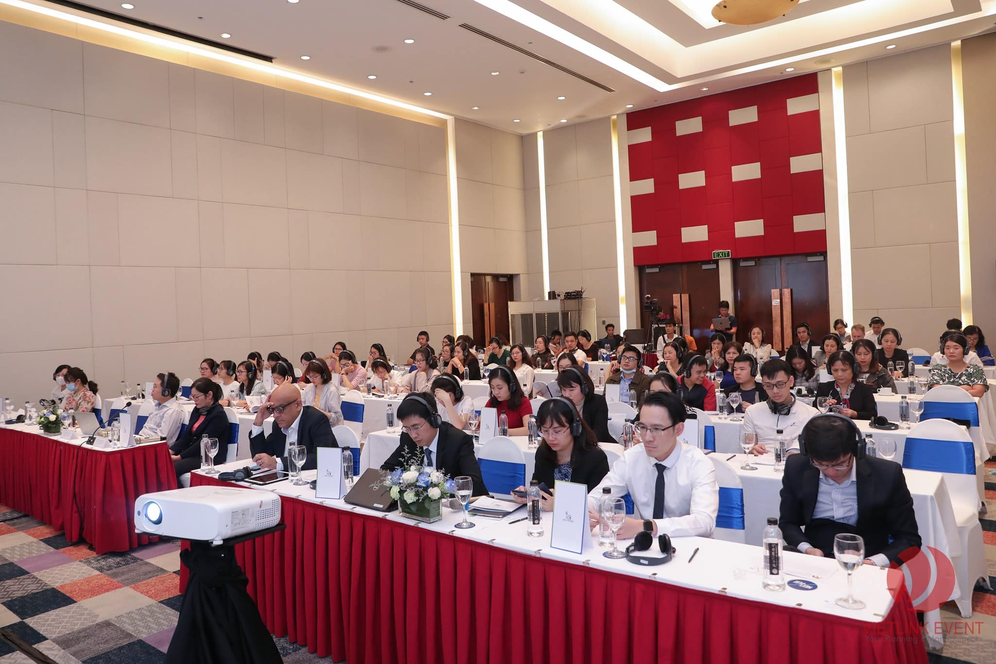 Hội thảo khoa học trực tuyến tại Pullman Hanoi