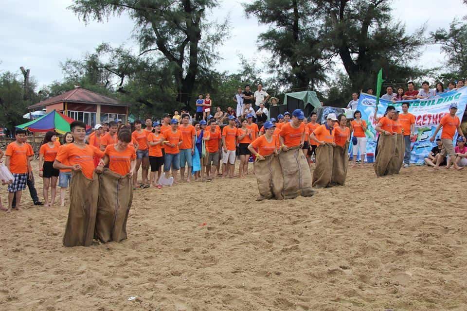 trò chơi nhảy bao bố
